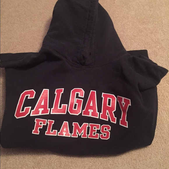 Calgary flames hoodie - Picture 2 of 3